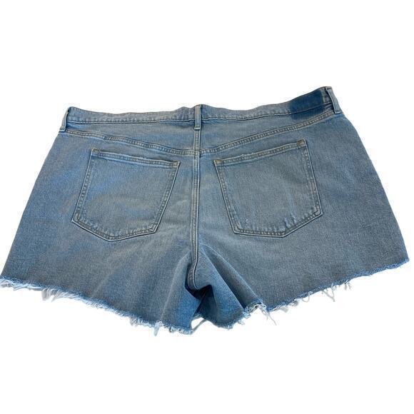 Abercrombie & Fitch The 4” Mom Short High Rise in 36/ 22 - Picture 2 of 6